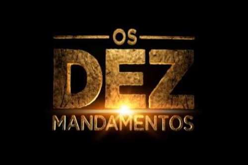 Atriz de "Os Dez Mandamentos" teve filho gerado por barriga de aluguel no Nepal