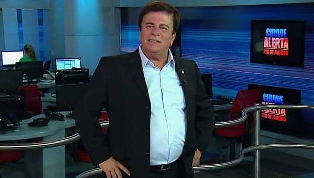 Na "geladeira" da Record, Wagner Montes ganha data para voltar ao ar