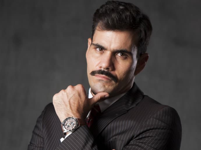 Nitidamente contra o PT, Juliano Cazarré será senador petista em filme