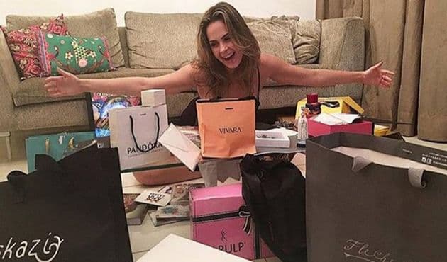 Ex-BBBs ganham presentes de luxo dos fãs