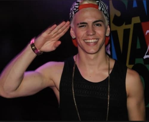Biel ignora acusações de assédio e faz post cínico na web