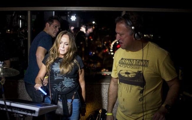 Susana Vieira vai para balada com o seu filho, e ataca de DJ