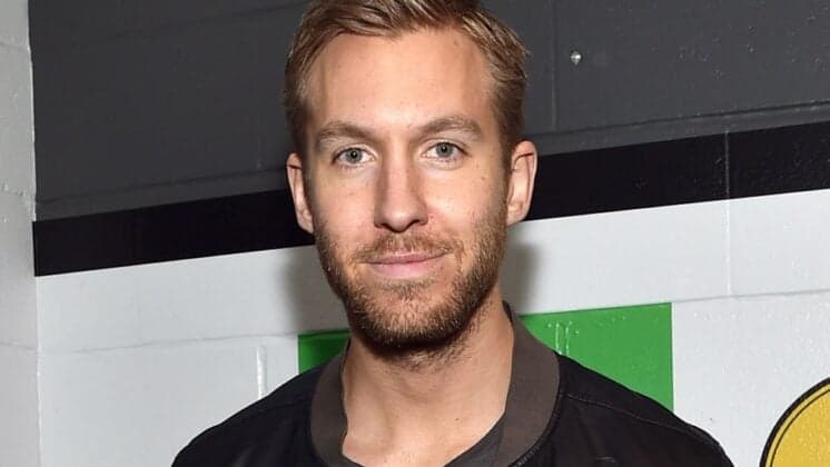 DJ Calvin Harris sofre acidente de carro e é hospitalizado
