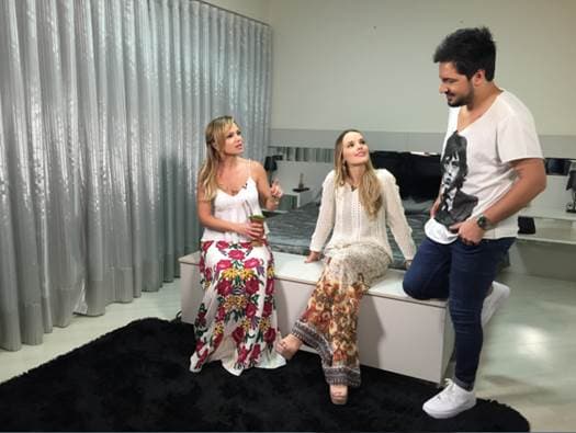 Eliana mostra a intimidade da dupla Thaeme & Thiago neste domingo (15)
