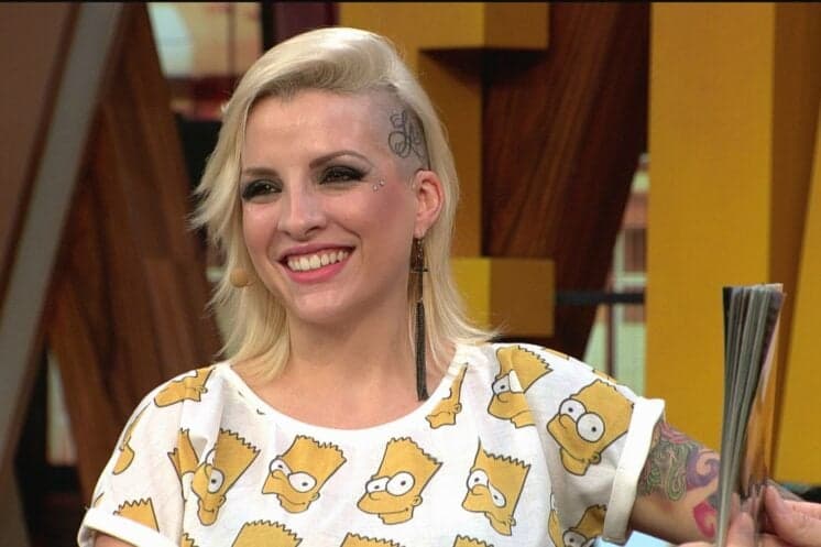 Ex-BBB Clara muda completamente o visual; confira como ficou!