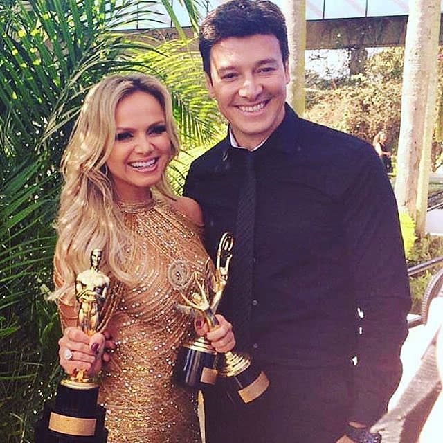 Eliana ganha três troféus e recebe elogios de Rodrigo Faro: "A disputa é só na TV"