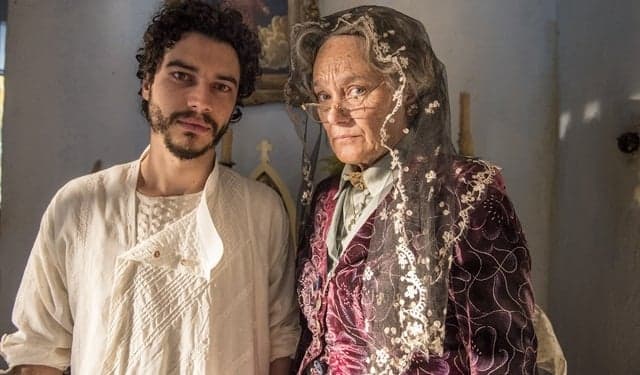 Atores de "Velho Chico" gravam reencontro emocionante entre Martim e Encarnação