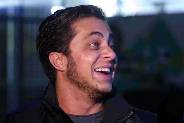 Thammy Miranda aparece com barba ao lado de sua namorada