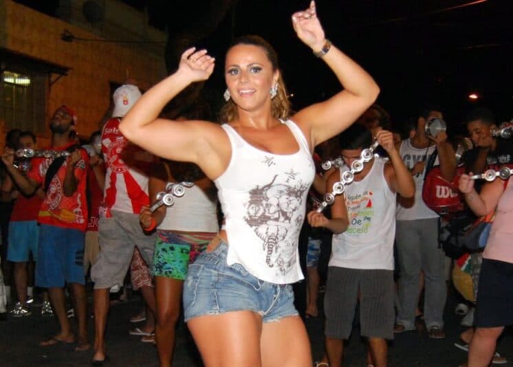 Após perder personagem, Viviane Araújo viverá ex-passista em "Sonha Comigo"