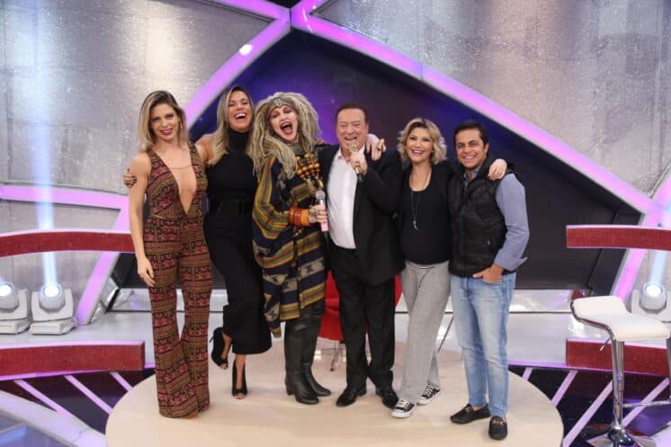 Elke Maravilha faz revelação bombástica no "Programa Raul Gil" deste sábado (14)