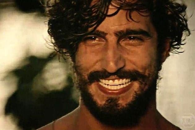"Sou romântico à moda antiga", diz Renato Góes