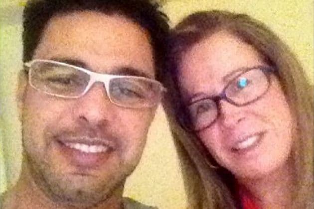 Zezé Di Camargo acompanhou a ex-mulher, Zilu durante cirurgia no queixo