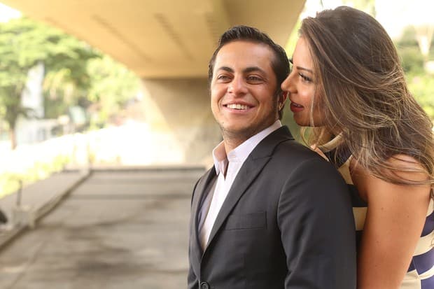 Thammy reclama de decote da companheira em ensaio: "Acho vulgar"