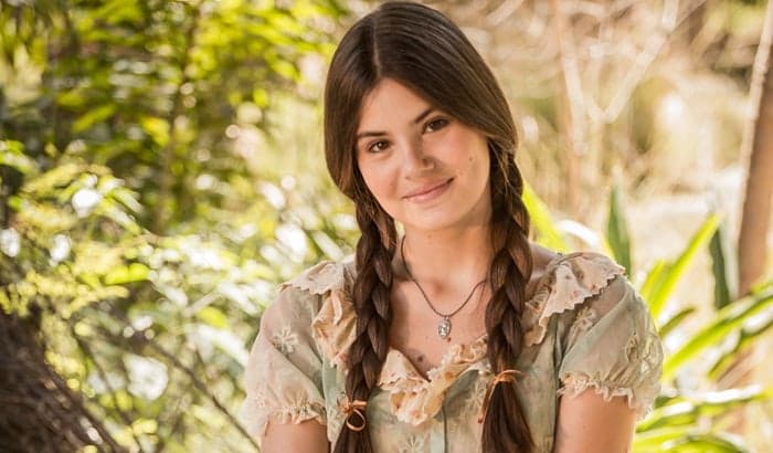 Em alta na Globo, Camila Queiroz será protagonista de nova novela das sete