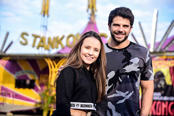 Para "Cúmplices de um Resgate" Larissa Manoela grava em circo com Duda Nagle