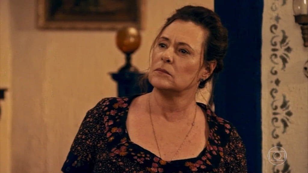 Cunegundes (Elizabeth Savala) em cena de "Êta Mundo Bom" (Foto: Reprodução/Globo) Cunegundes (Elizabeth Savala) em cena de "Êta Mundo Bom" (Foto: Reprodução/Globo)