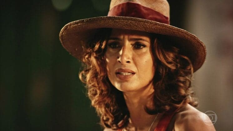"Velho Chico": Santo evita acidente e salva vida de Tereza