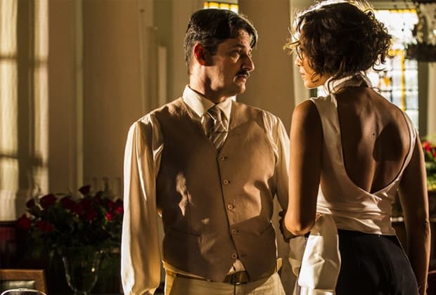 "Velho Chico": Carlos Eduardo tenta estuprar Tereza