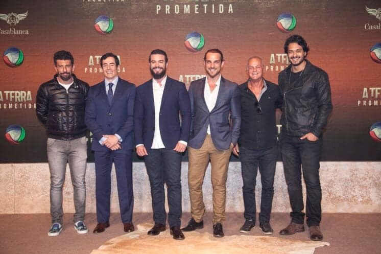 Record faz coletiva para lançar sua nova novela "A Terra Prometida"; saiba como foi!