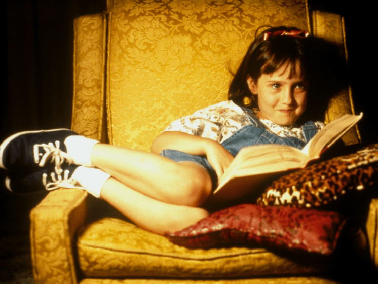 Protagonista do filme "Matilda" surpreende e revela ser bissexual