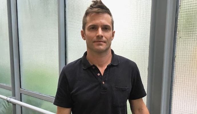 Ex-galã da Globo e Record diz que não abandonou carreira e que deseja voltar às novelas