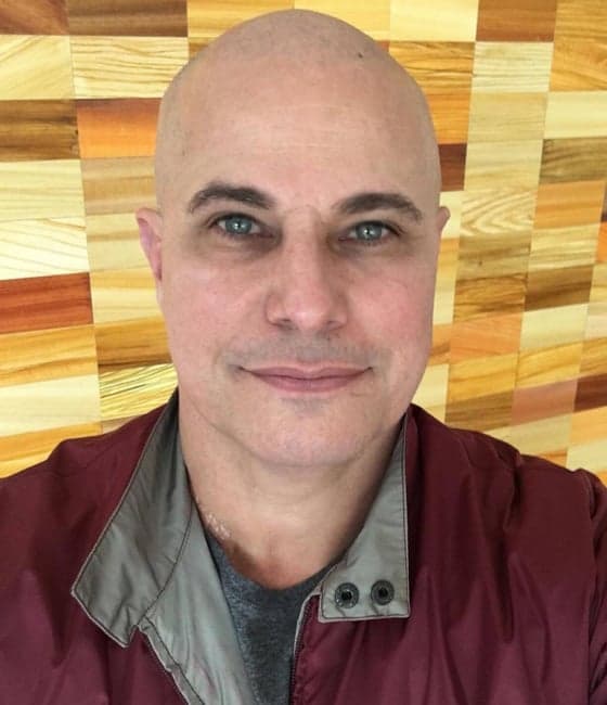 Edson Celulari ganha beijo da filha: "Carinho que fortalece"