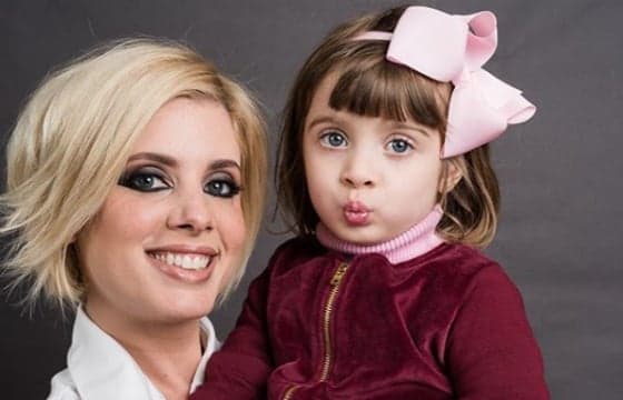 Dani Valente deixa de lado carreira de atriz e troca o Rio pela Califórnia: "Bom lugar para criar minha filha"