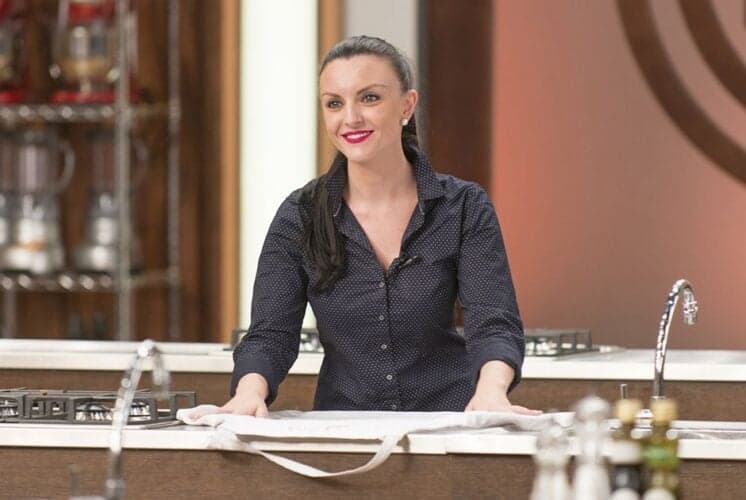 "Eu quis arriscar", afirma Thaiana Wosniak após eliminação do "MasterChef"