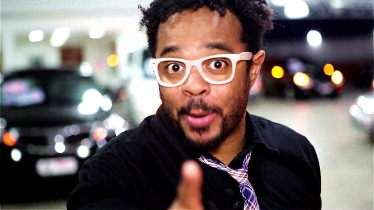 Marcelo Marrom renova com Multishow
