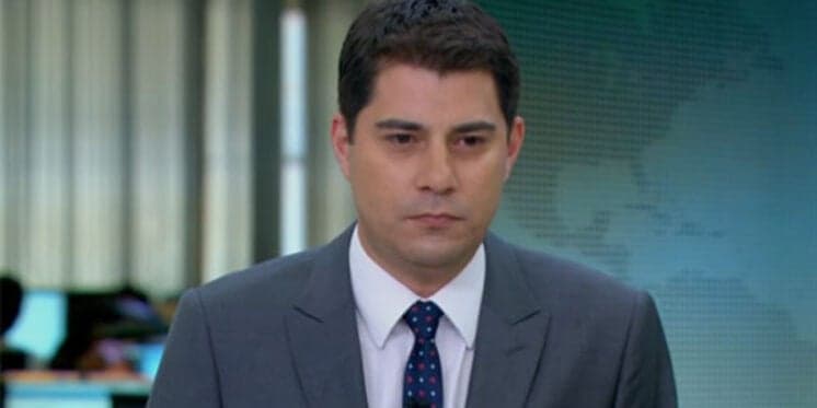 Evaristo Costa surpreende e responde comentário inusitado no Facebook