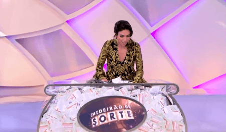 Mulher esquece de preencher números no “Caldeirão da Sorte” mas Silvio salva seu prêmio; veja