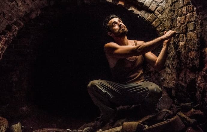 Elenco de "SuperMax" ficou isolado em presídio cenográfico durante gravações
