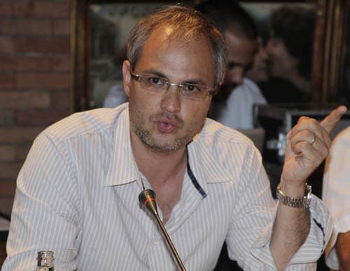 Diretor fala sobre morte de Moisés e guerra entre anjo e o diabo em "Os Dez Mandamentos"