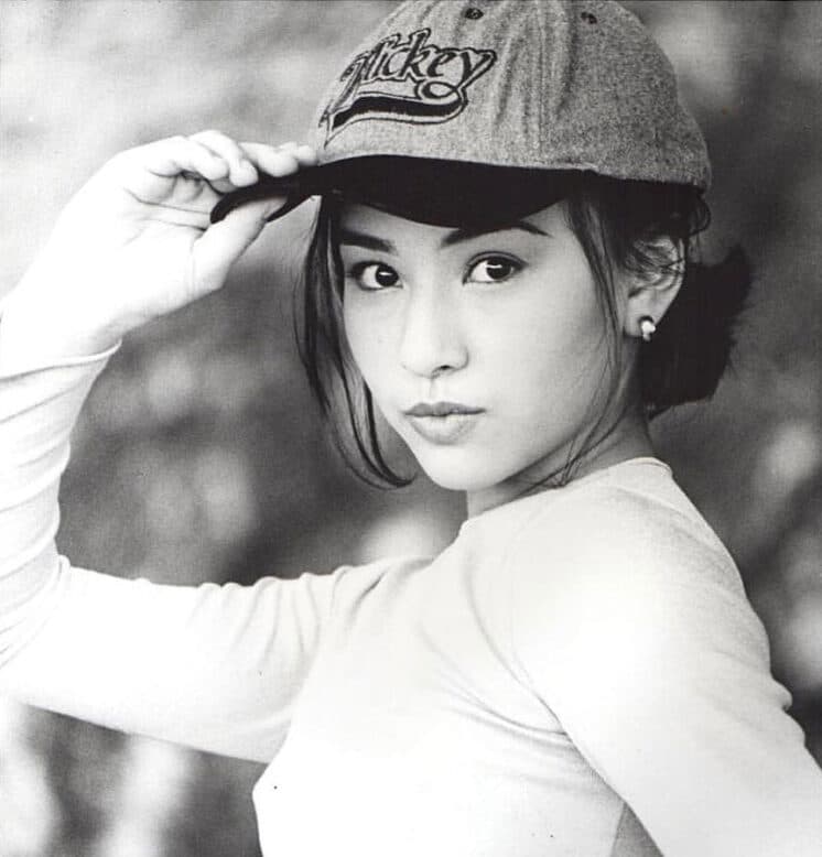 Em foto, Sabrina Sato aparece aos 14 anos: "Já não tinha peito"