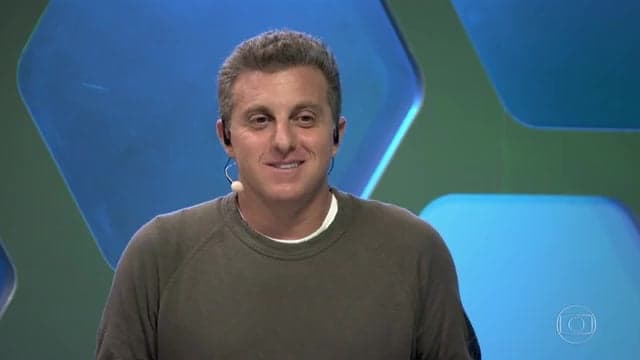 Após reportagem de Luciano Huck, haitianos se manifestam contra o apresentador