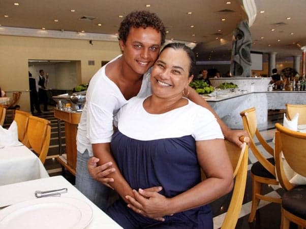 Marido de Solange Couto faz barraco durante festa da atriz