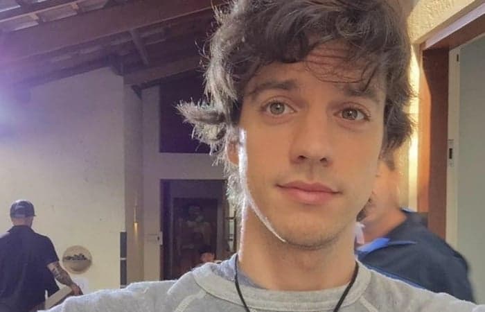 Irmão de Luciano Huck assume ser gay e namorar ator