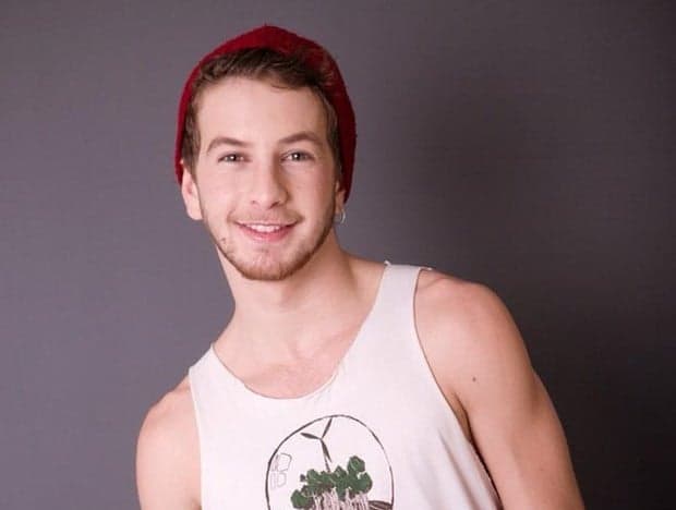 Luan Vieira formará triângulo amoroso gay em novela da Globo