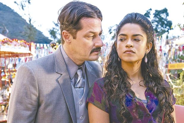 "Velho Chico": Por vingança, Luzia e Carlos Eduardo transam