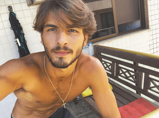 Brenno Leone sobre término com Giulia Costa: "Tudo certo"