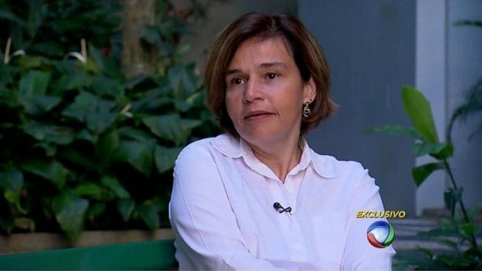 Se recuperando de doença, Claudia Rodrigues visita Santuário de Nossa Senhora Aparecida de cadeira de rodas