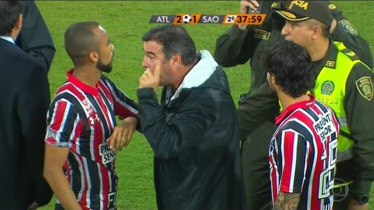Com barraco, eliminação do São Paulo na Libertadores rende ótima audiência à Globo