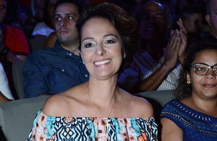 Após pesquisas em Portugal, Edmara Barbosa escreve sinopse de novela