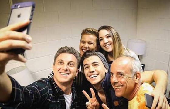 "Deixa o menino viver", diz pai de Biel, que cantou "Tá gostosinha, te quebro no meio" em festa