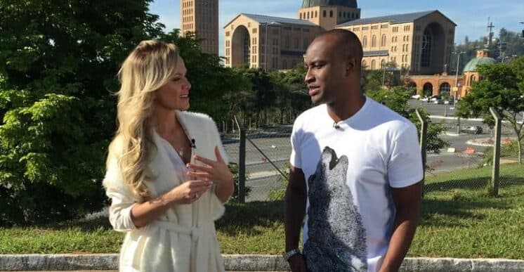Thiaguinho revela na TV que já pensou em ser padre
