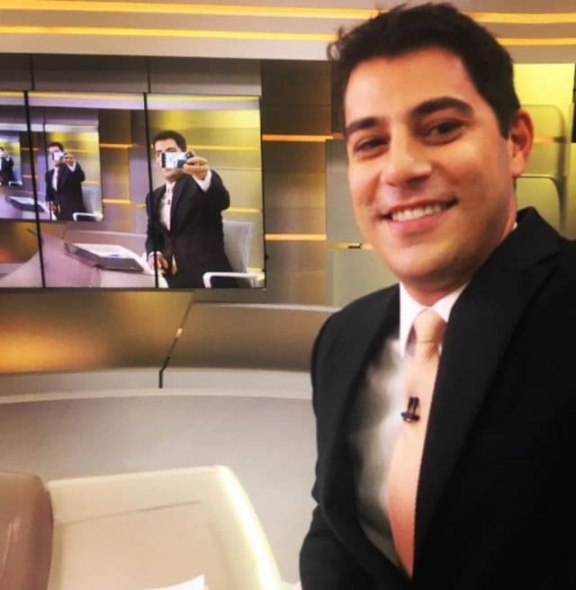 Jornalista critica Evaristo Costa no Twitter e é colocado na "geladeira"