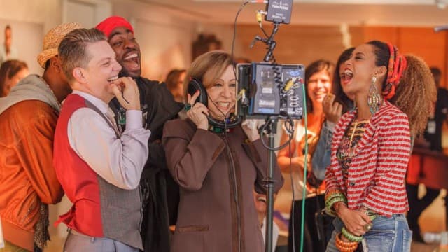 Para "Mister Brau", Fernanda Montenegro dança até arrocha
