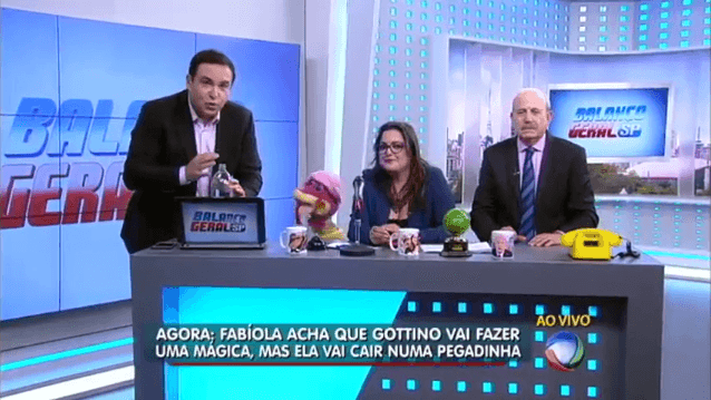 Fabíola Reipert cai em pegadinha de Gottino e leva jato d'água na cara; assista