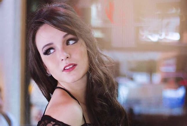 O SBT supervaloriza Larissa Manoela?