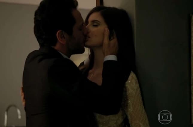 "Verdades Secretas" em DVD tem cenas estendidas com mais nudez e consumo de drogas